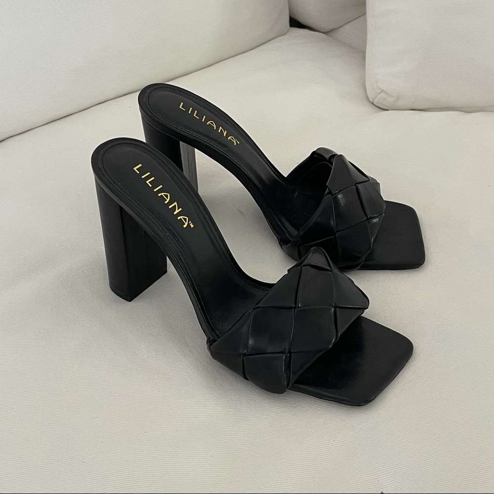 Black Bottega Look Heels